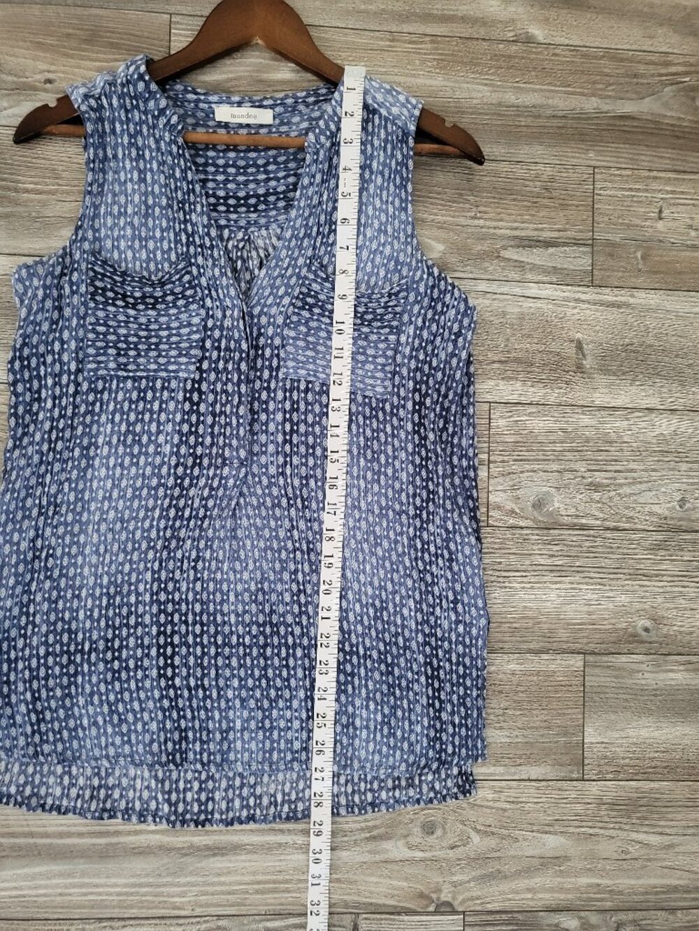 Blue Geometric Sleeveless Button Up Blouse Medium - Picture 5 of 9